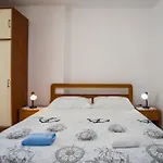 Family Friendly Seaside Drace, Peljesac - 4529 Apartment Janjina