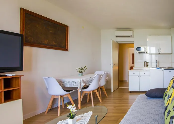 Family Friendly Seaside Drace, Peljesac - 4529 شقة Janjina