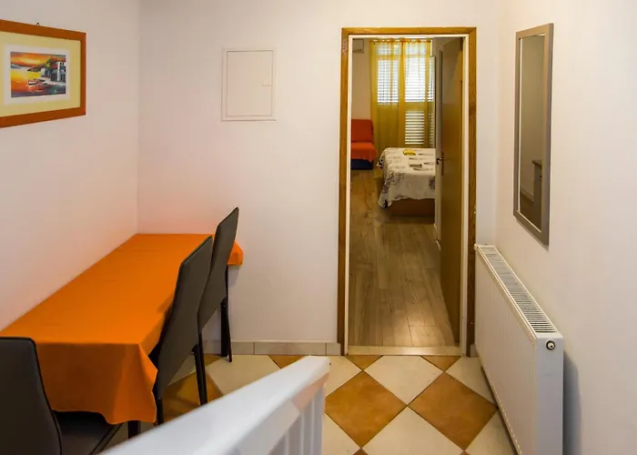 Family Friendly Seaside Drace, Peljesac - 4529 شقة Janjina