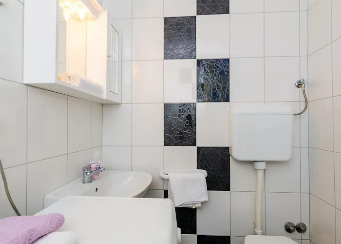 Family Friendly Seaside Drace, Peljesac - 4529 شقة Janjina